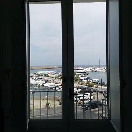 Domus Apartment
